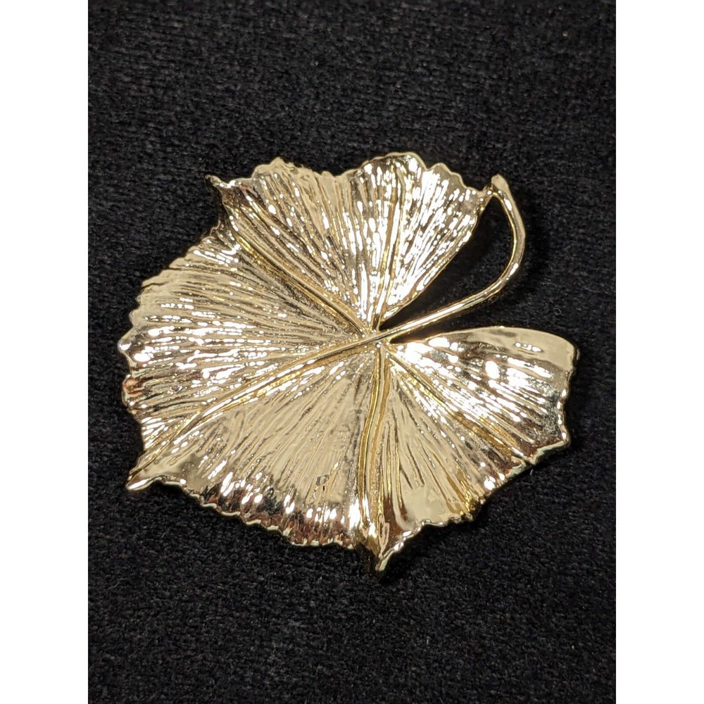 Vintage Gold Tone Textured Leaf Brooch Tropical Wavy Stem Pin